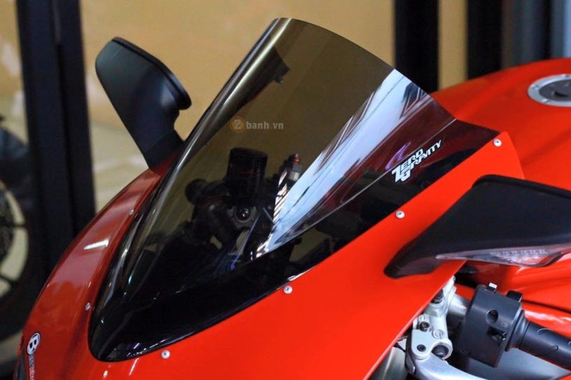 Ducati 848 evo đơn điệu với dàn đồ chơi hàng hiệu - 3