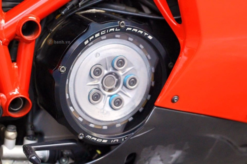 Ducati 848 evo đơn điệu với dàn đồ chơi hàng hiệu - 8