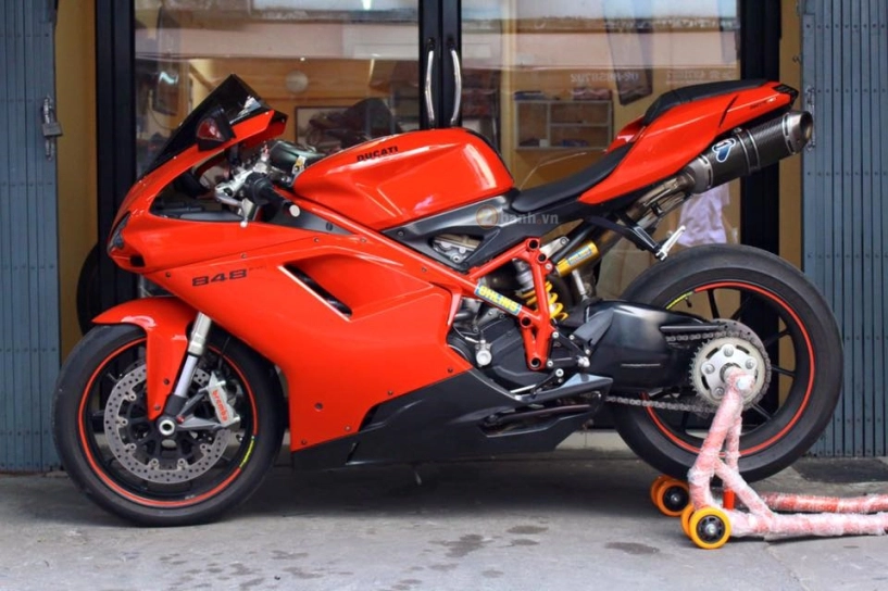 Ducati 848 evo đơn điệu với dàn đồ chơi hàng hiệu - 12