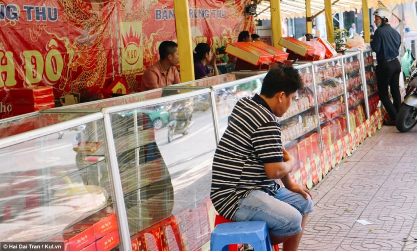 Sài gòn bánh trung thu đại hạ giá mua 1 tặng 5 vẫn ế ẩm - 3