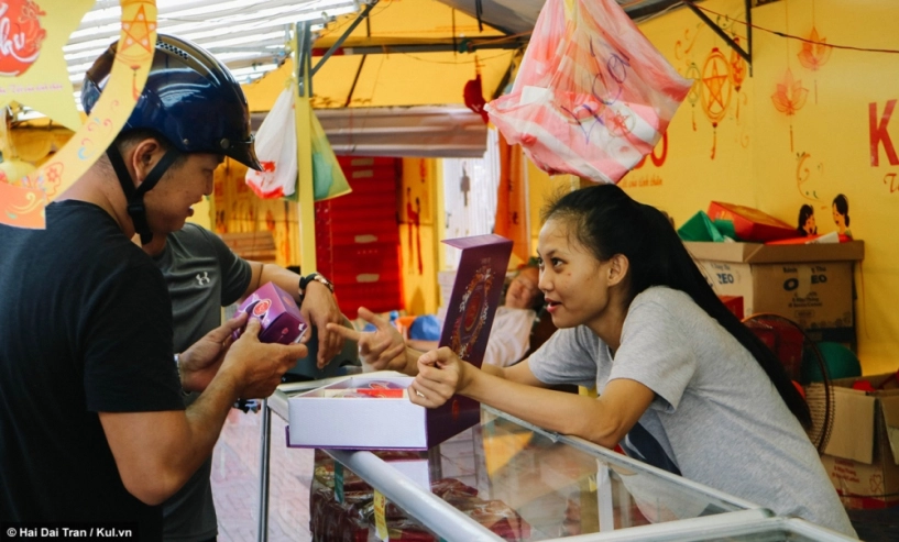 Sài gòn bánh trung thu đại hạ giá mua 1 tặng 5 vẫn ế ẩm - 10