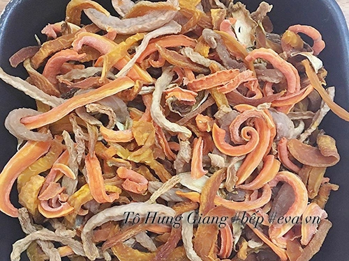 3 cách làm dưa muối từ củ quả sấy khô - 4