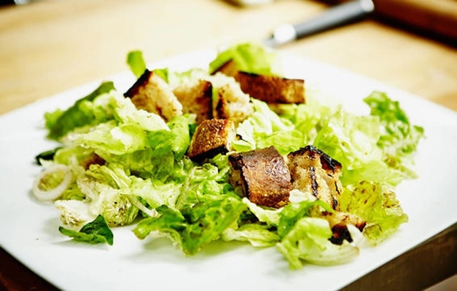 7 món ăn nàng chớ bỏ vào salad nếu đang cố giảm cân - 5