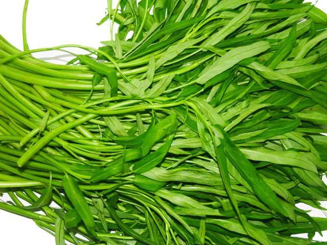 Bí kíp luộc rau muống ngon giòn không bị thâm đen - 1