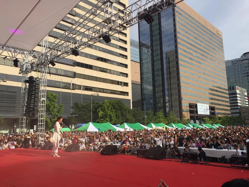 Biểu diễn tại hàn quốc nữ ca sĩ mỹ tâm gây náo loạn vì khán giả đông không kém idol kpop - 3