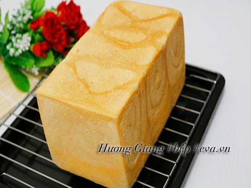 Bữa sáng nhẹ nhàng với bánh mì gối nhân khoai môn - 9