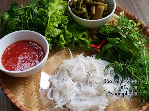 Canh cá ngần nấu dưa chua dễ ăn cho ngày hè - 1