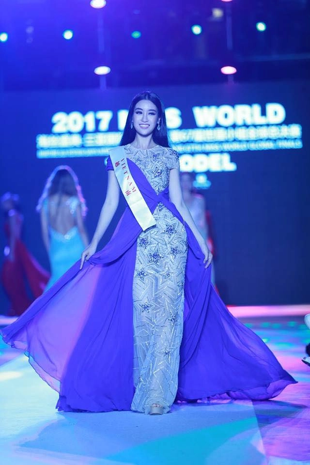 Đỗ mỹ linh bứt phá ngoạn mục đứng đầu bảng bình chọn miss world 2017 - 2