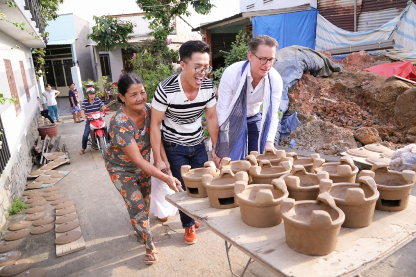 Đoan trang và chồng tây thực hiện bộ ảnh cưới lãng mạn đậm chất nam bộ ở khu di tích hơn 300 năm tuổi - 9