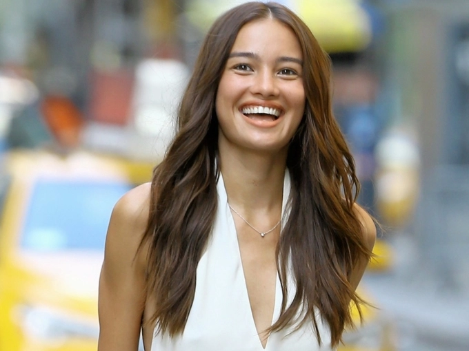 Gặp gỡ kelsey merritt người mẫu philippines đầu tiên được sải bước trên sân khấu vicorias secret - 1