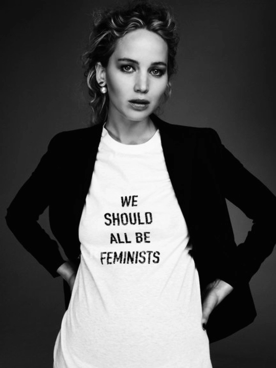Giới trẻ phát sốt với mẫu áo thun dior khẩu hiệu we should all be feminist - 7