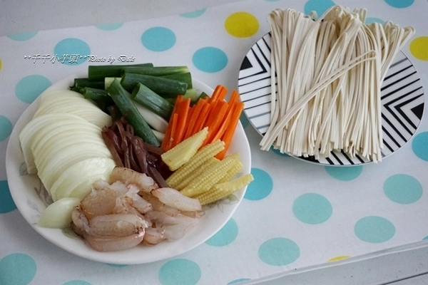 Gợi ý 3 suất cơm hộp văn phòng nhìn đã mắt ăn no bụng 15 phút là có ngay - 8