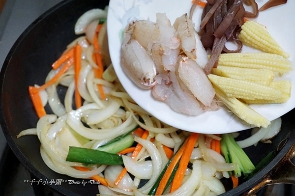 Gợi ý 3 suất cơm hộp văn phòng nhìn đã mắt ăn no bụng 15 phút là có ngay - 10