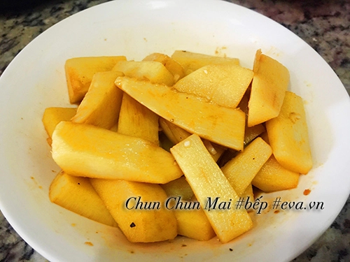 Hết sạch nồi cơm với thịt ba chỉ kho măng chua đậm đà - 5