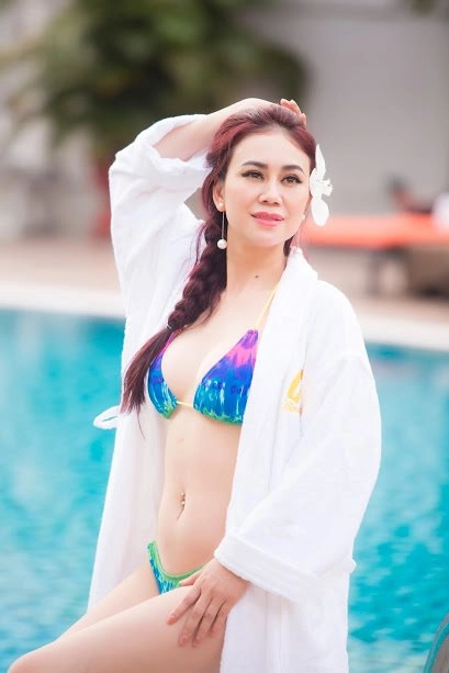 Hoa hậu u40 mỹ vân tung bộ ảnh bikini nóng bỏng - 7