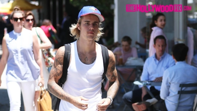 Justin bieber phản ứng cực đàn ông khi được hỏi về chuyện mang thai của vợ sắp cưới - 1