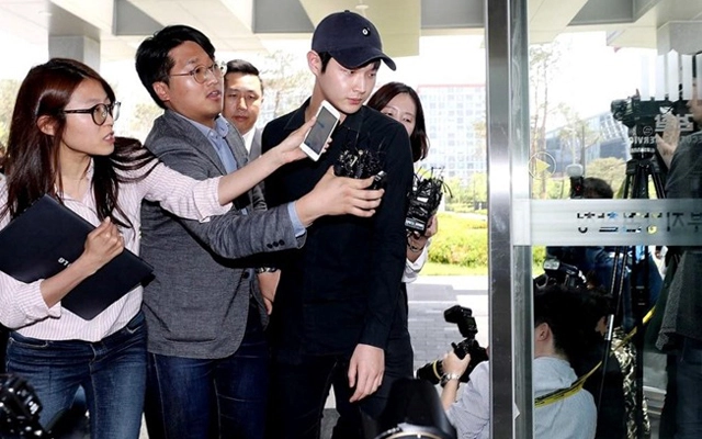 Lee seo won tài tử hàn 21 tuổi chính thức lên tiếng sau bê bối quấy rối tình dục dùng dao đe dọa sao nữ - 1