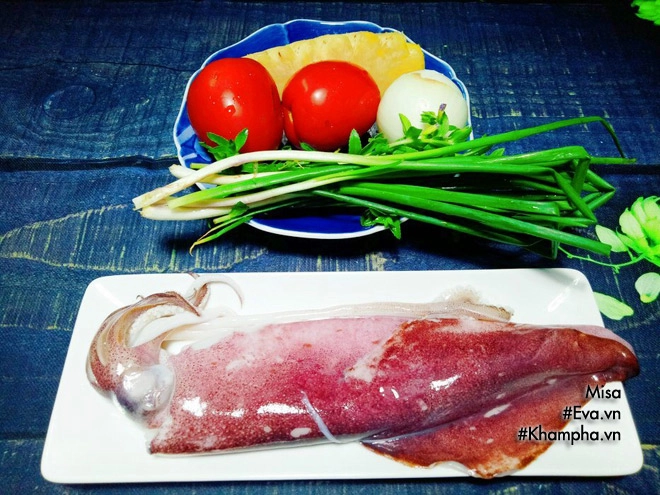 Mùa mưa miền nam mẹ nấu bánh canh mực cả nhà vừa ăn vừa xuýt xoa - 1