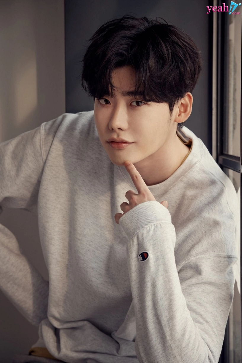 Mỹ nam lee jong suk bị tạm giữ tại indonesia do vấn đề liên quan đến thuế sau fan meeting - 1