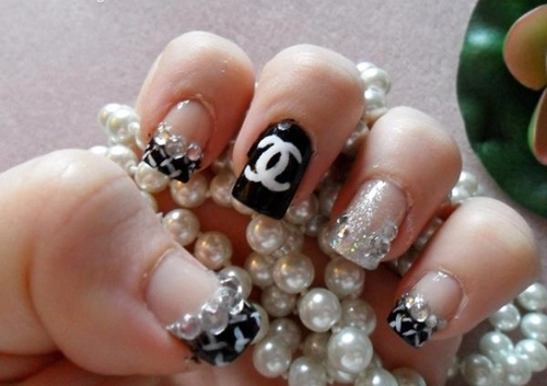 Nail trắng đen cho tín đồ của chanel - 4