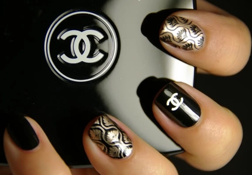 Nail trắng đen cho tín đồ của chanel - 6