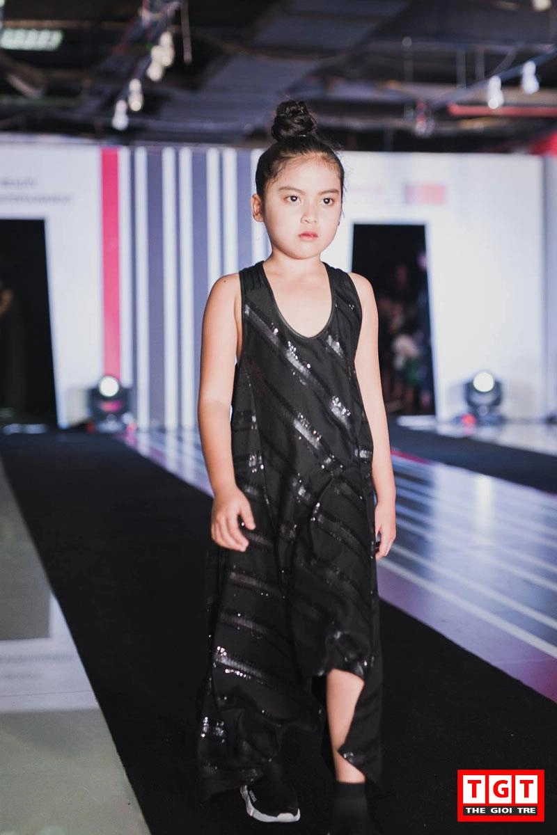 Nàng mẫu nhí 8 tuổi nổi bần bật ở kids model fashion festival 2017 - 6