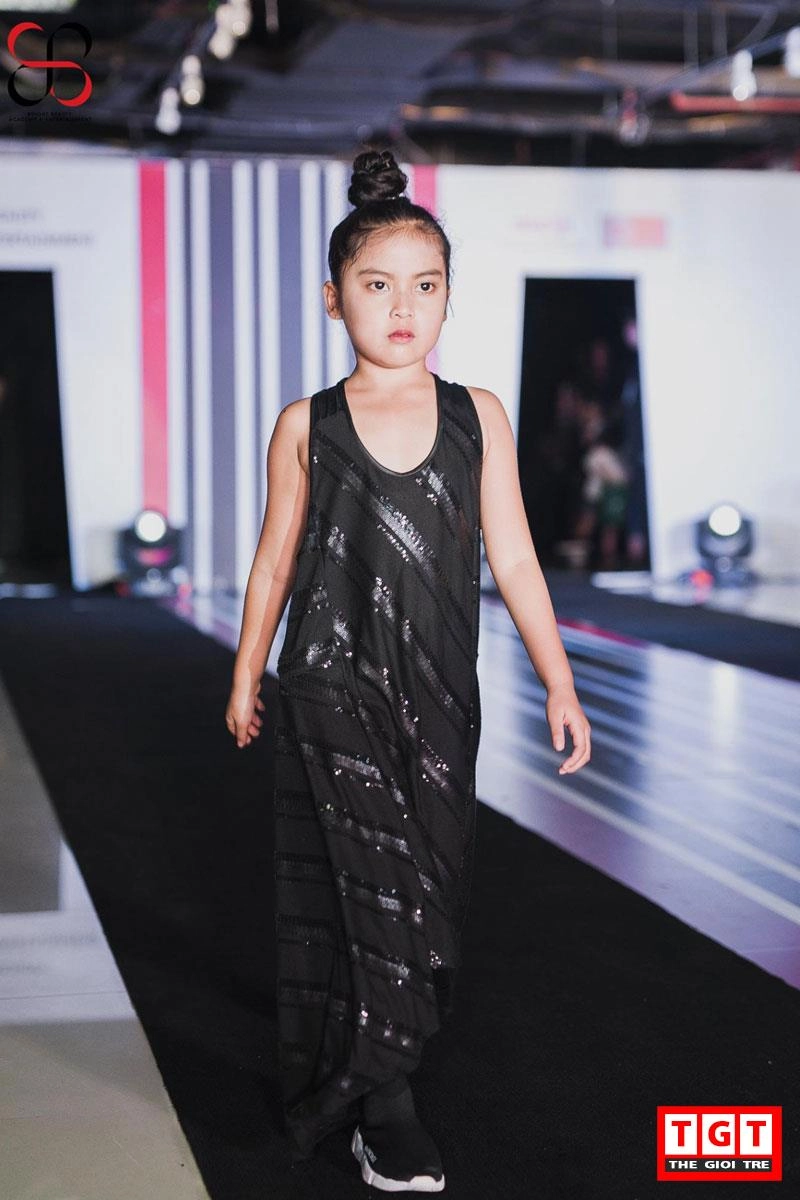 Nàng mẫu nhí 8 tuổi nổi bần bật ở kids model fashion festival 2017 - 7