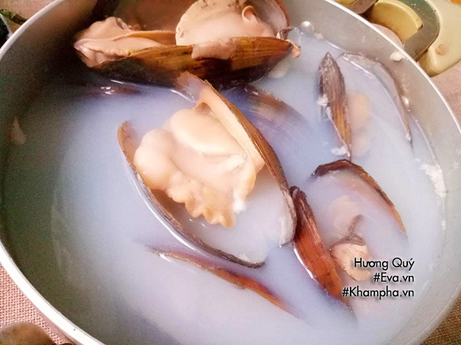 Nấu cháo trai ngọt thơm đãi cả nhà bữa sáng cuối tuần - 4