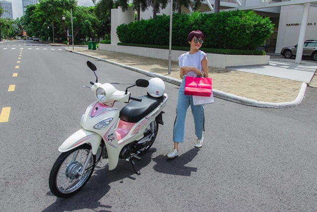 Ngắm các kols đình đám sành điệu với sym 50cc - 1