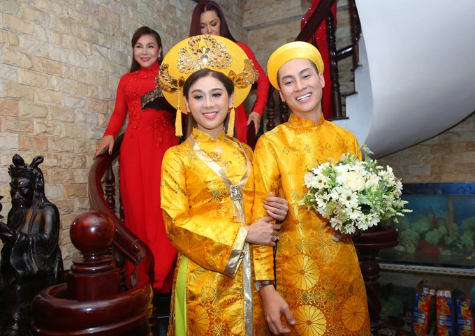 Những hình ảnh đầu tiên từ đám cưới công chúa lâm chí khanh cả hai vợ chồng mặc áo dài chói lóa - 7