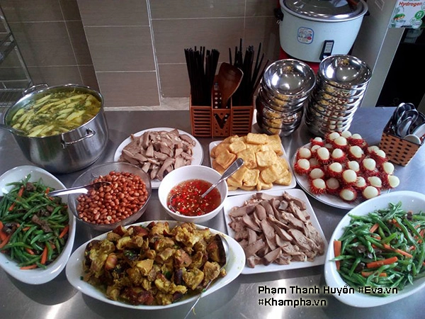 Nữ bếp trưởng thanh hoa khoe mâm buffet văn phòng chỉ 30 nghìnngười ai cũng thèm - 4