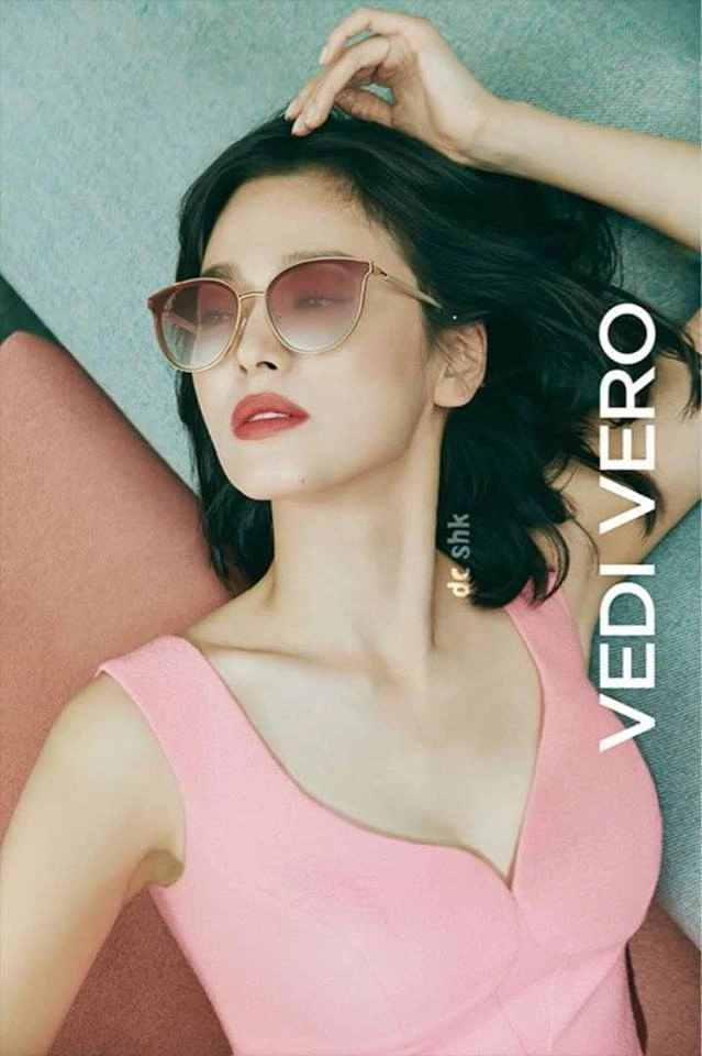Song hye kyo khẳng định vẻ đẹp đẳng cấp nữ thần dù đã 38 tuổi trong loạt ảnh quảng cáo mới nhất - 1