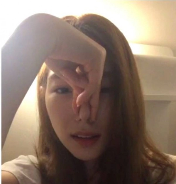 Taeyeon bịt mũi và hát để đáp trả lời chê mũi to khi hát của antifan - 2