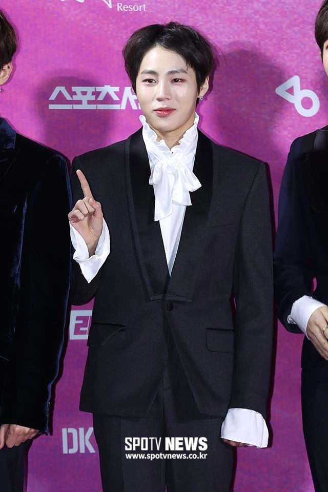 Thảm đỏ seoul music awards bts và twce đồng loạt đổi màu tóc loạt sao nữ mặc mỏng manh bất chấp giá lạnh - 10
