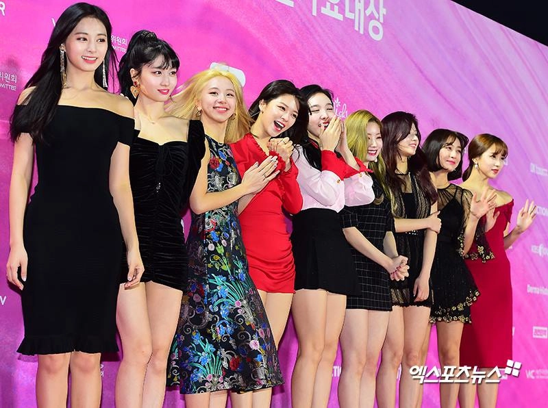 Thảm đỏ seoul music awards bts và twce đồng loạt đổi màu tóc loạt sao nữ mặc mỏng manh bất chấp giá lạnh - 19