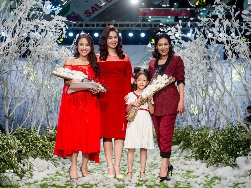 Vân hugo xinh đẹp tựa công chúa tuyết ở vietnam kids fashion week - 1
