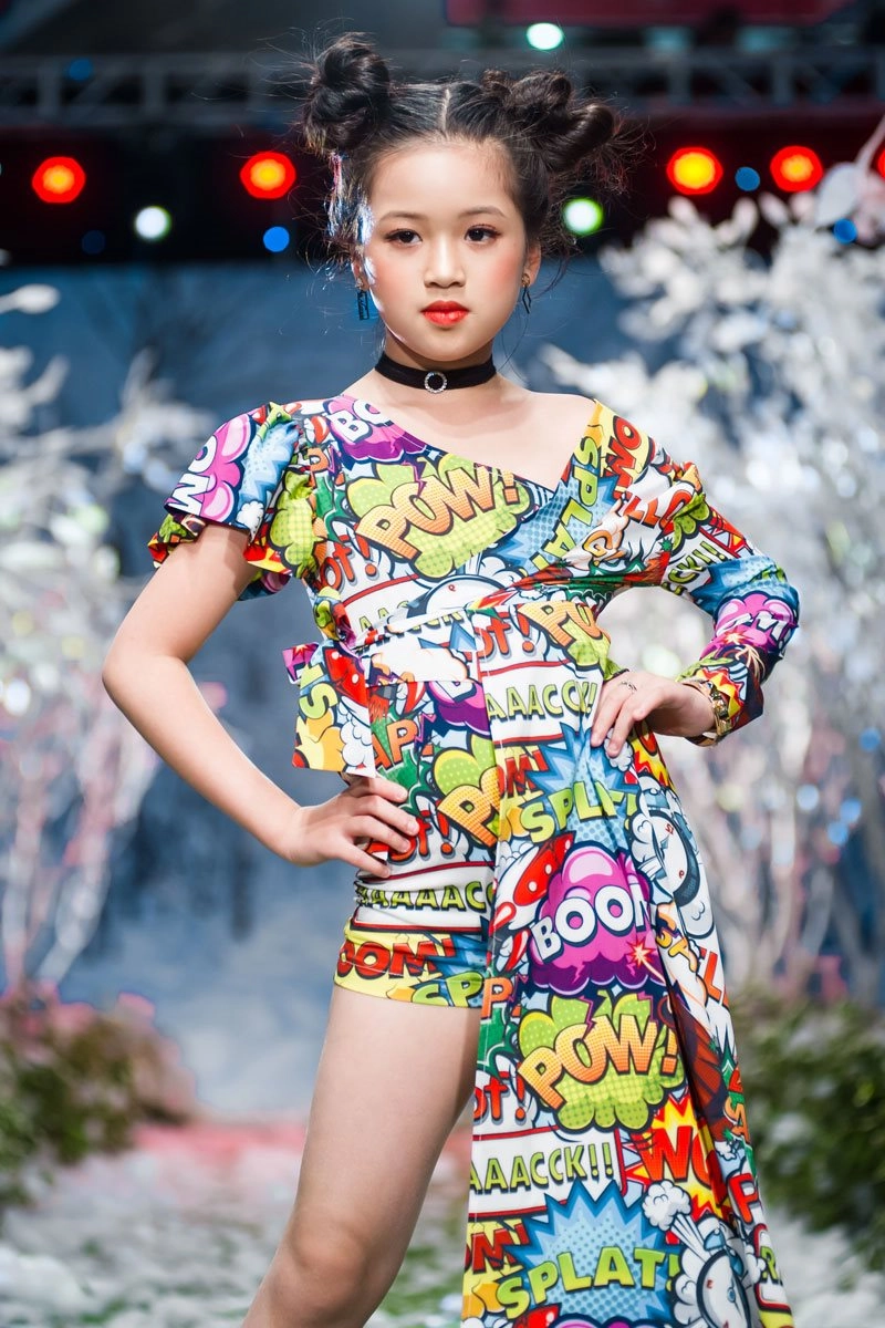 Vân hugo xinh đẹp tựa công chúa tuyết ở vietnam kids fashion week - 3