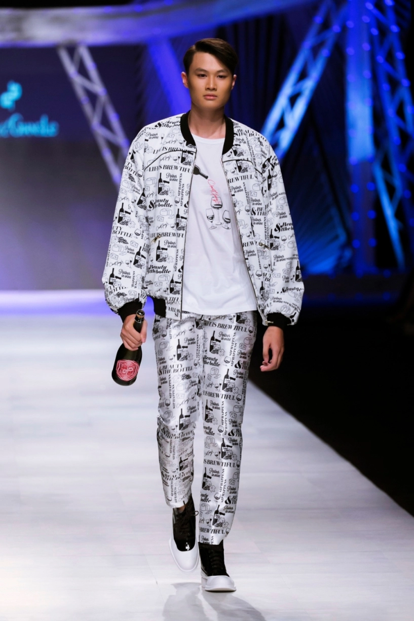 Vifw 0211 huyền my bị chê catwalk như đi chợ võ hoàng yến sắc lạnh ở vị trí vedette - 7