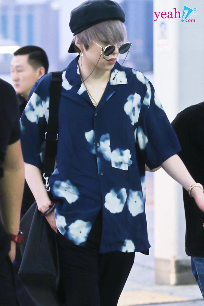 Winner tại sân bay incheon sang việt nam seungyoon cool ngầu mino nẹp cổ vì chấn thương - 2