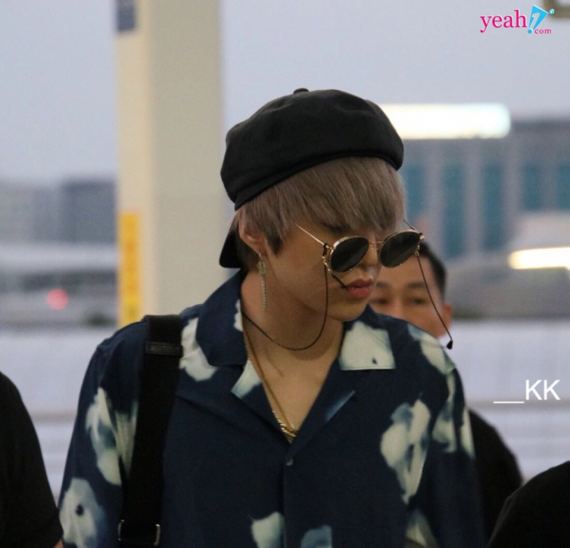 Winner tại sân bay incheon sang việt nam seungyoon cool ngầu mino nẹp cổ vì chấn thương - 7