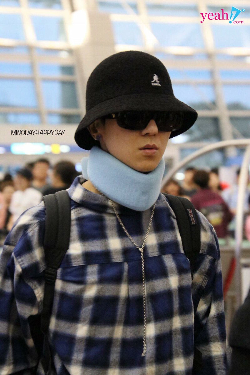 Winner tại sân bay incheon sang việt nam seungyoon cool ngầu mino nẹp cổ vì chấn thương - 16