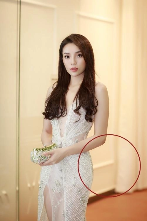 Angela phương trinh và kỳ duyên xuất hiện ở đâu là chỗ đó bị méo và cong vô lý - 9