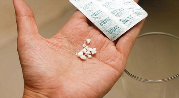 Áo mặc cả năm vẫn trắng như mới nhờ 5 cách tẩy vết ố vàng trên áo nhanh mà sạch - 4