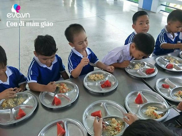 Bà mẹ hà nội lập thời gian biểu cho 3 con chặt hơn đi lính chuẩn đến từng phút - 7