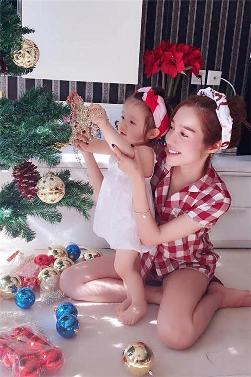 Đã 4 mùa noel cadie mộc trà khiến ai cũng yêu vì xinh tựa thiên thần - 5