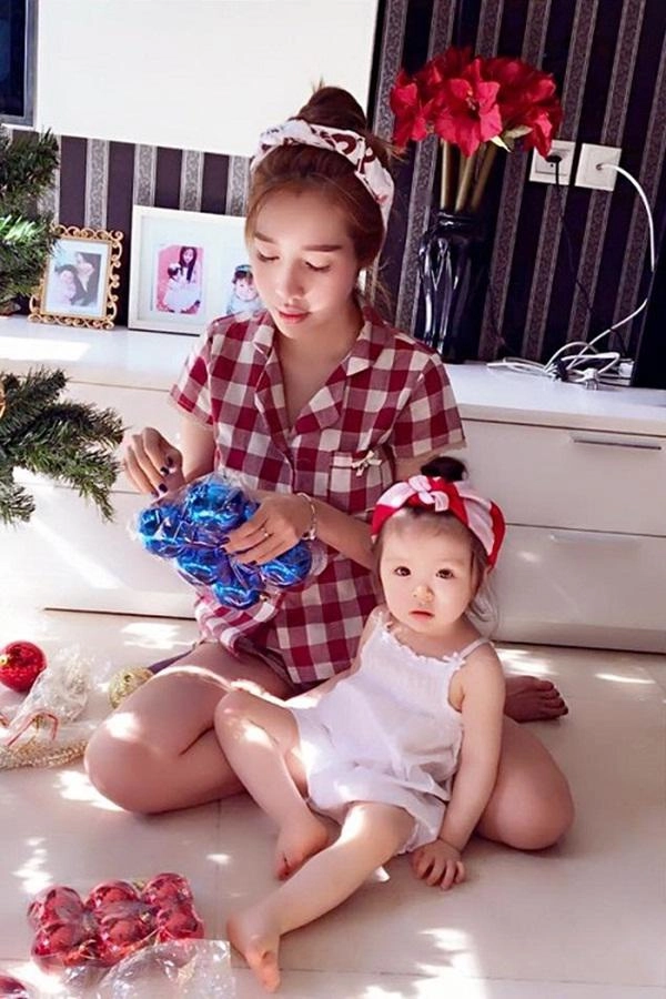 Đã 4 mùa noel cadie mộc trà khiến ai cũng yêu vì xinh tựa thiên thần - 7