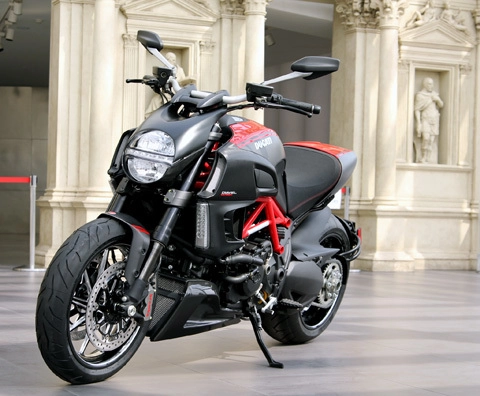  diavel chính hãng có giá hơn 30000 usd tại việt nam - 1