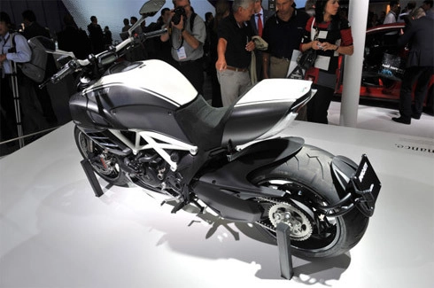  ducati diavel amg special edition - 3