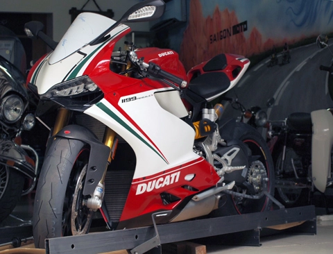  ducati panigale 1199s tricolore về việt nam - 1