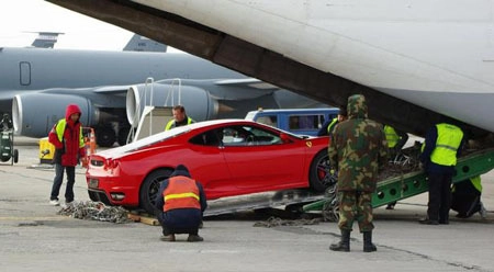  ferrari f430 vận chuyển bằng máy bay - 3